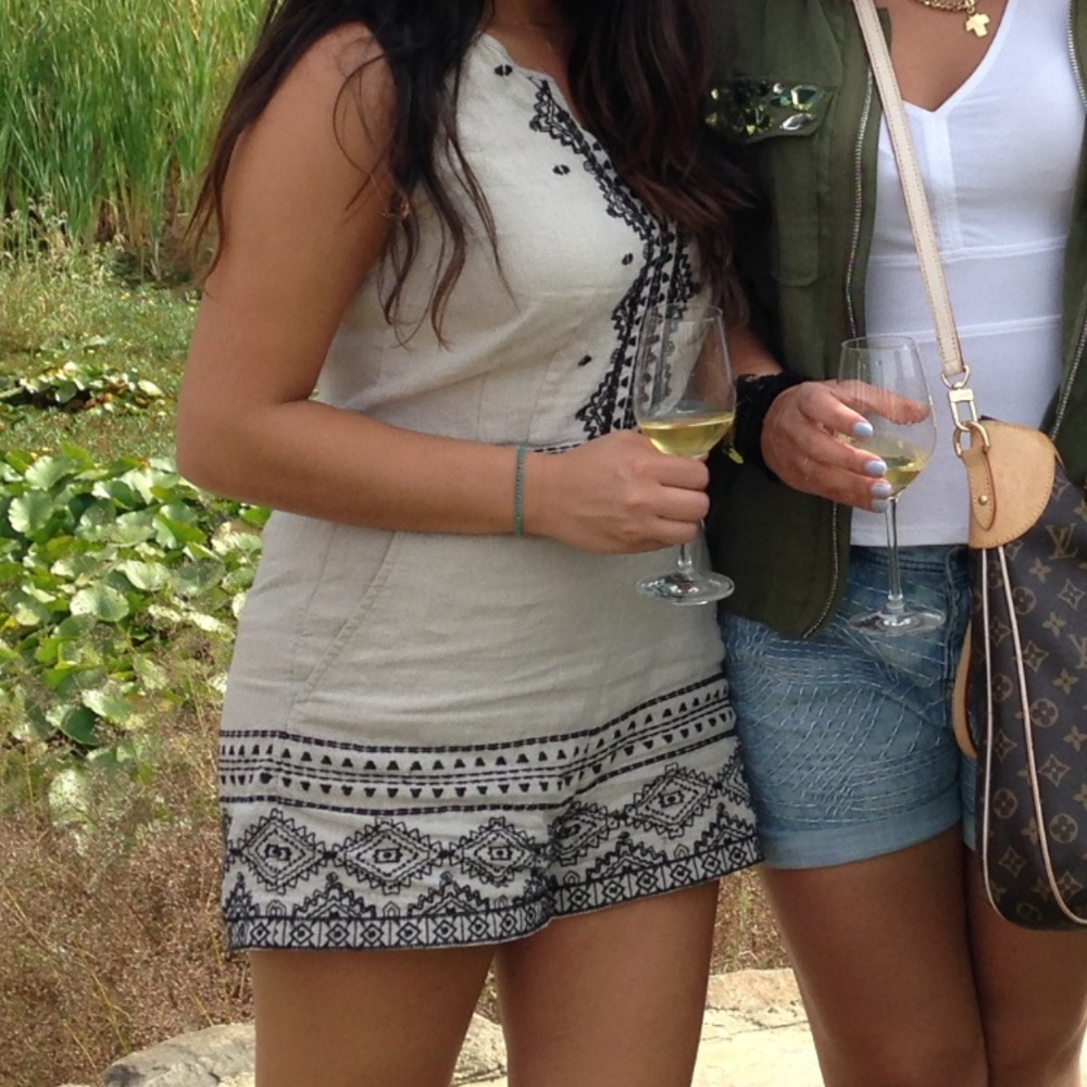 Romper - Picture 2 of 4